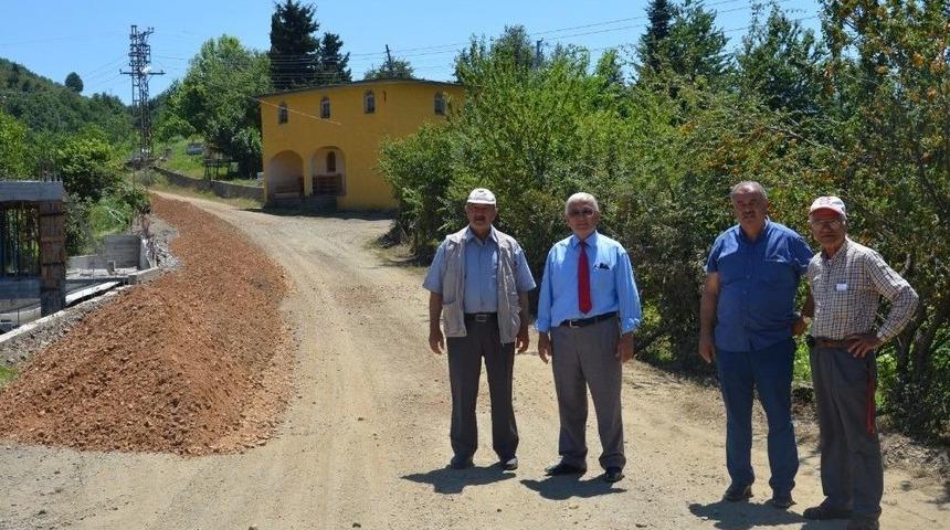 G&uuml;meli Mahalle Yollarına Sıcak Asfalt