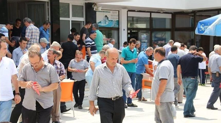 Cuma Namazı Sonrası Mevl&uuml;d Şekeri Dağıtıldı