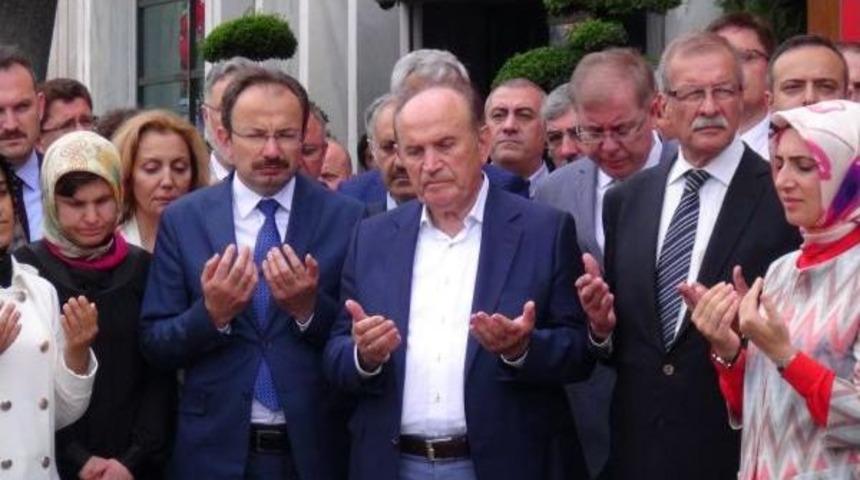 15 Temmuz Şehitleri  İbb Binası &Ouml;n&uuml;nde Dualarla Anıldı