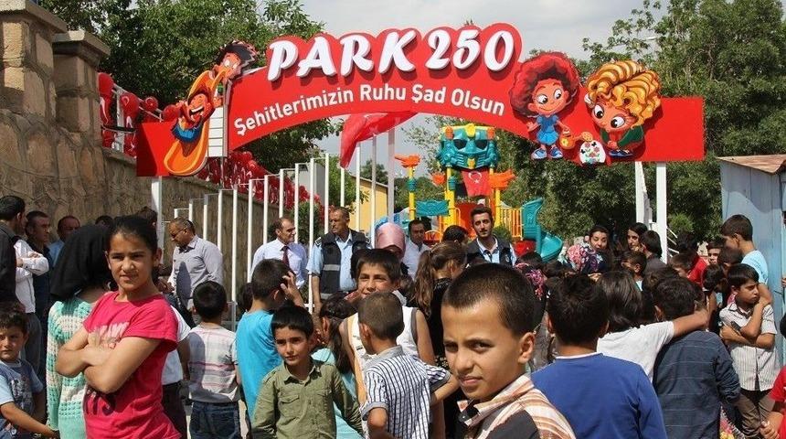 Başkale&rsquo;de Şehitler Anısına Parka &ldquo;park 250&rdquo; İsmi Verildi