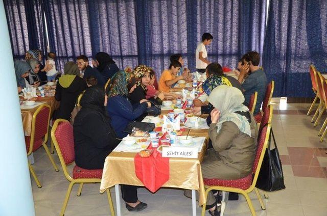 Harran &Uuml;niversitesinde Tarihi Değiştiren Kutlu Direniş Paneli 3