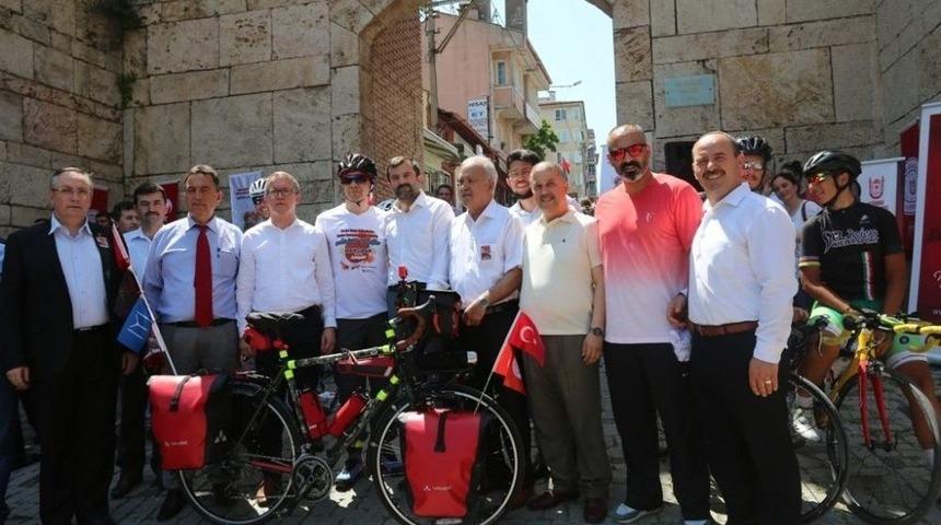 Devlet Kuran Sultanların Diyarından Devlet Kurtaran Şehide Yolculuk