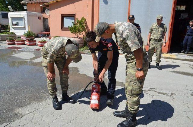 Bozüyük Belediyesi İtfaiyesinden 6 Askere Yangın Eğitimi