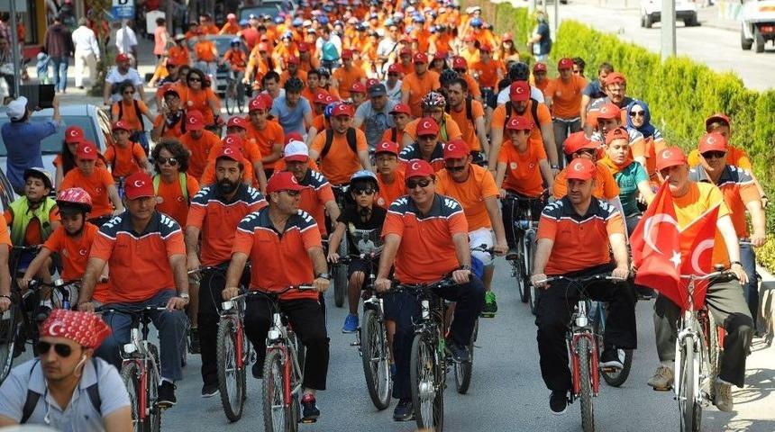 Boz&uuml;y&uuml;k&rsquo;te &ldquo;demokrasi İ&ccedil;in Pedal &Ccedil;evir&rdquo; Etkinliği