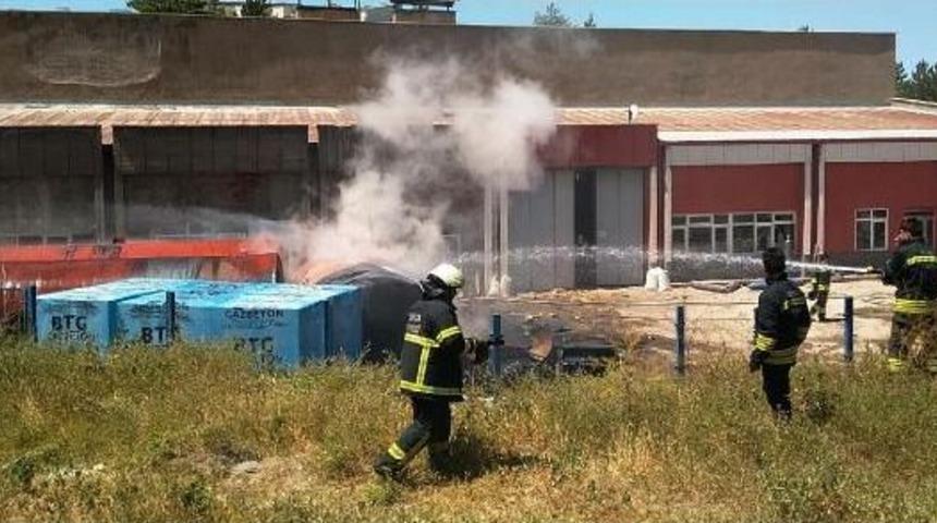 Sivas'ta Fuel-Oil Tankerleri Alev Aldı