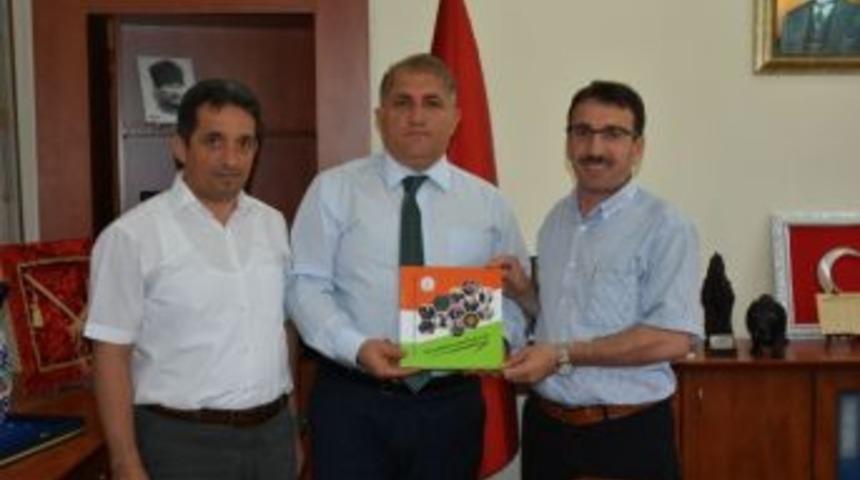 &ldquo;bir Okul Bir Misafir&rdquo; Kitap Oldu