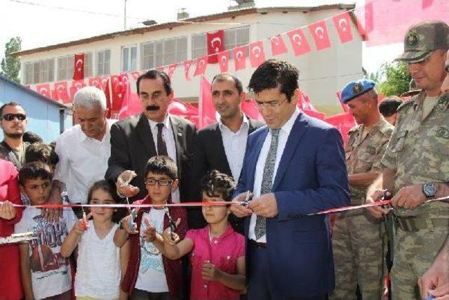 Başkale'de 15 Temmuz Şehitleri Anısına Çocuk Parkı Açıldı