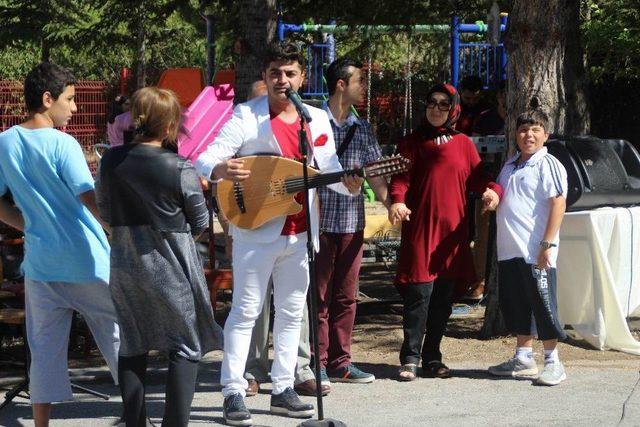 Kayseri Otizm Derneği’nin Yeni Hizmet Binası Açıldı