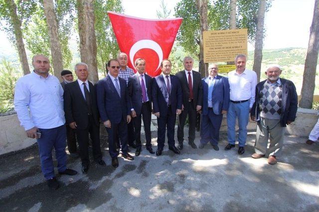 Dede Korkut, Mezarı Başında Anıldı