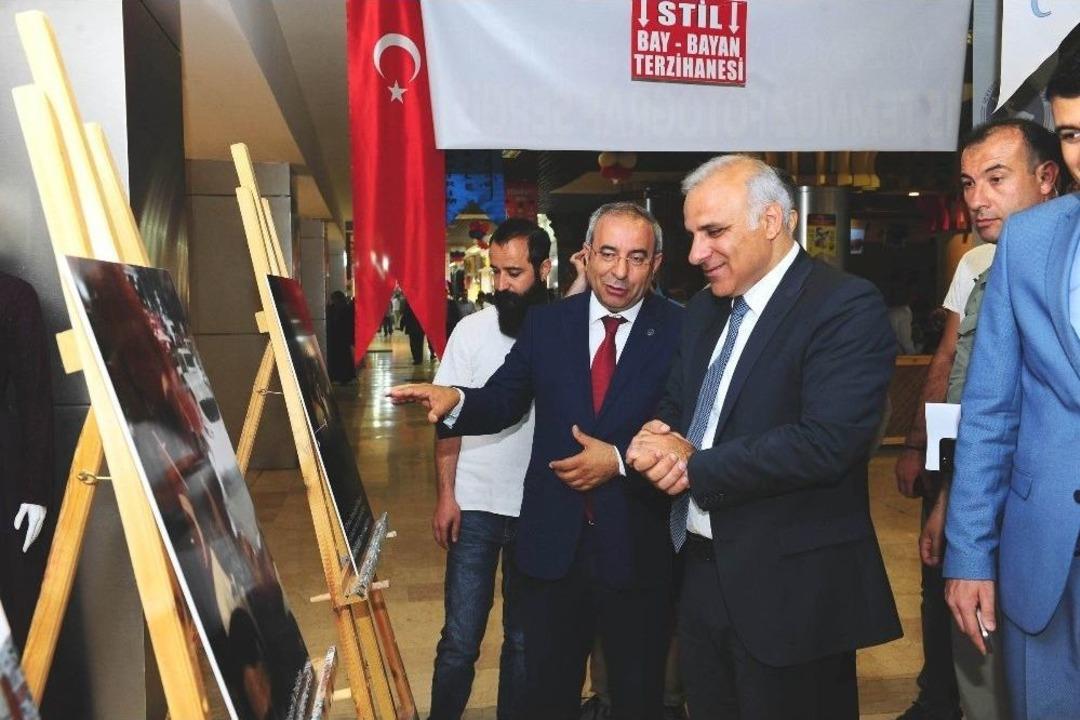 Yy&uuml; Rekt&ouml;rl&uuml;ğ&uuml;nden &lsquo;15 Temmuz&rsquo; Konulu Fotoğraf Sergisi