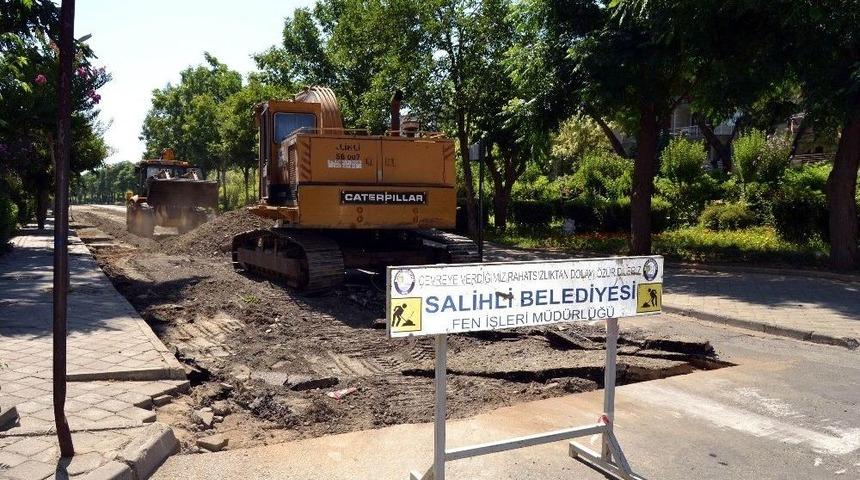 Salihli&rsquo;de Kent Merkezi Yollarına Yenileme
