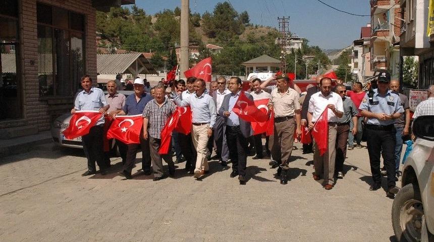 Han&ouml;n&uuml; İl&ccedil;esinde 15 Temmuz Demokrasi Y&uuml;r&uuml;y&uuml;ş&uuml; Yapıldı