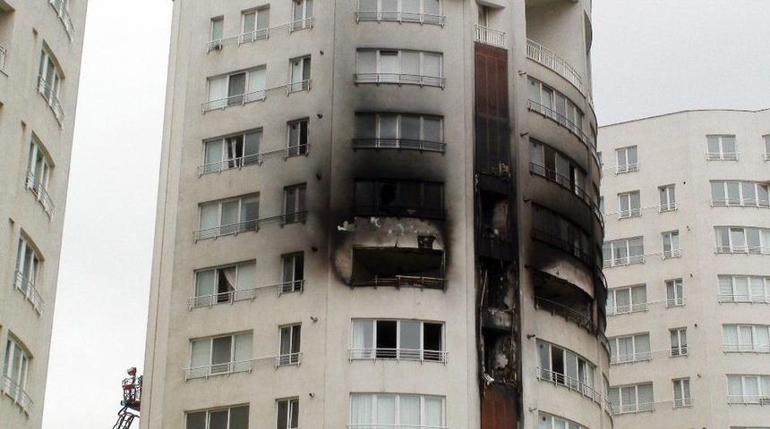 &Uuml;mraniye&rsquo;de L&uuml;ks Sitede Korkutan Yangın