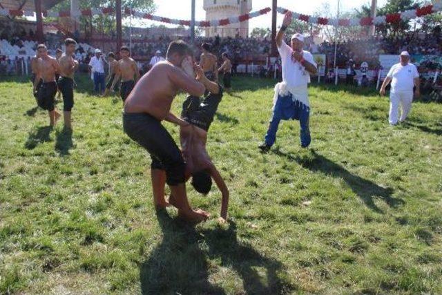 Kırkpınar Yağlı Güreşleri Rekor Katılımla Başladı (2)