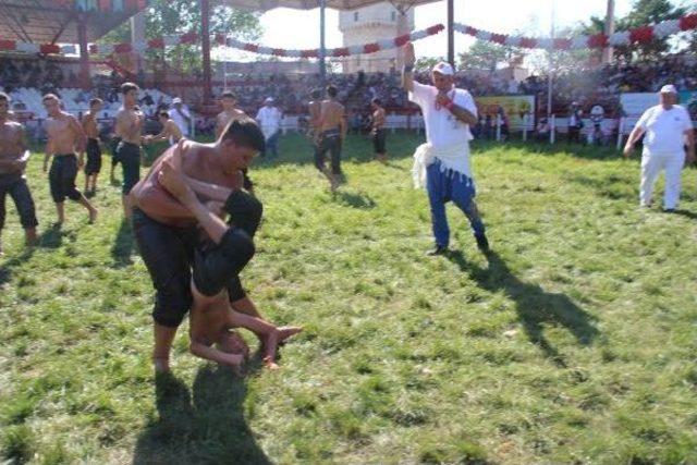 Kırkpınar Yağlı Güreşleri Rekor Katılımla Başladı (2)