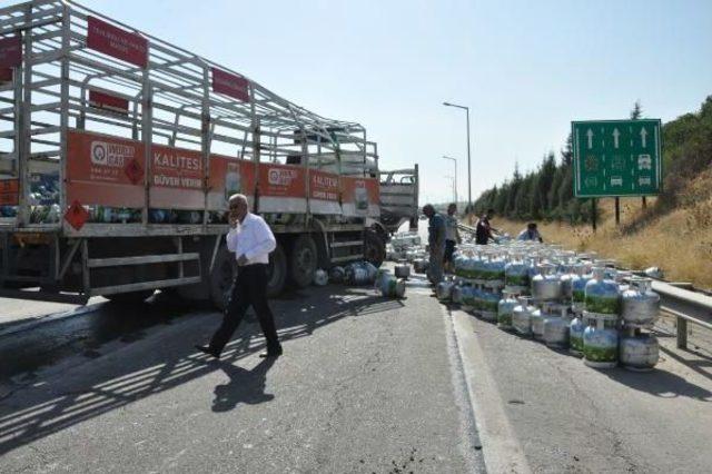 Tüp Dolu Kamyon Tır'a Çarptı, Faciadan Dönüldü