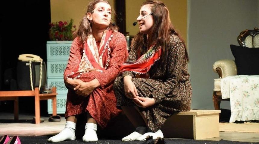 &Ouml;d&uuml;ll&uuml; Oyun Aliağa&rsquo;da Sahnelendi