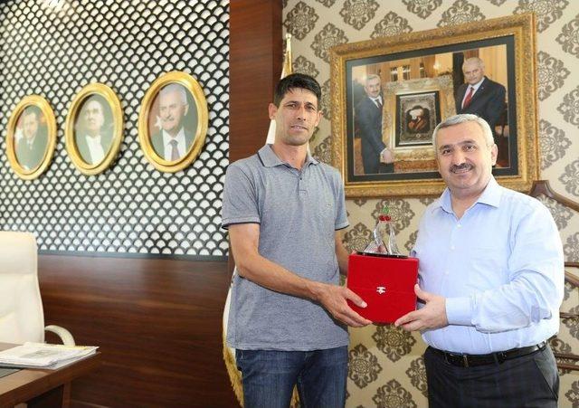 &Ouml;mer Halisdemir&rsquo;in Kardeşinden Başkan Baran&rsquo;a Ziyaret 2