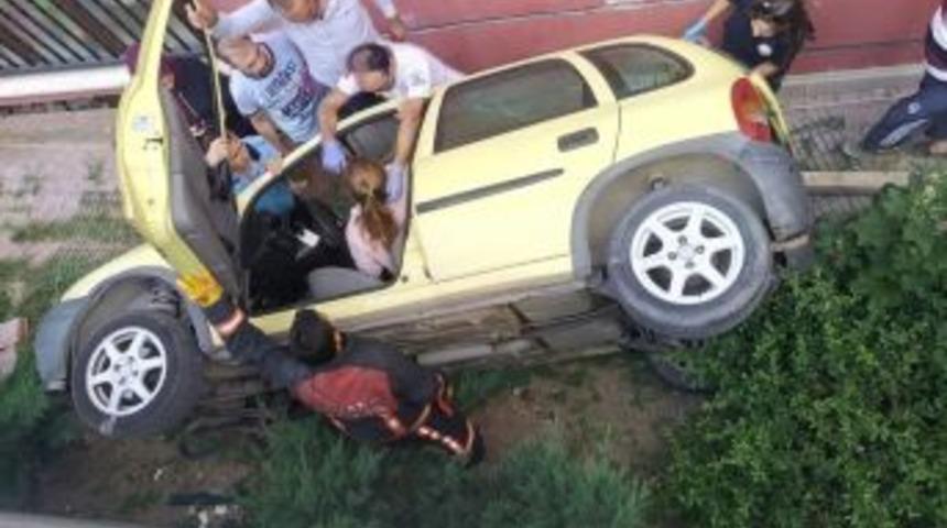 Otomobil Boşluğa D&uuml;şt&uuml;: 1 Yaralı