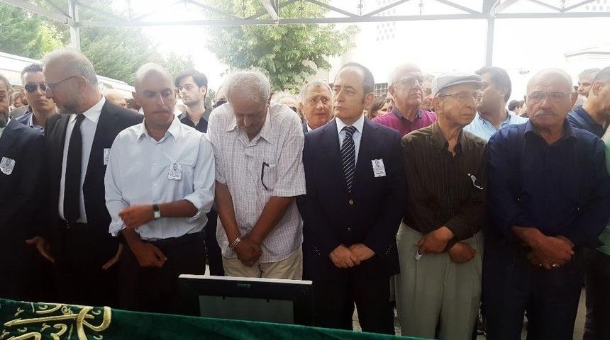 Gazeteci Okay G&ouml;nensin Son Yolculuğuna Uğurlandı