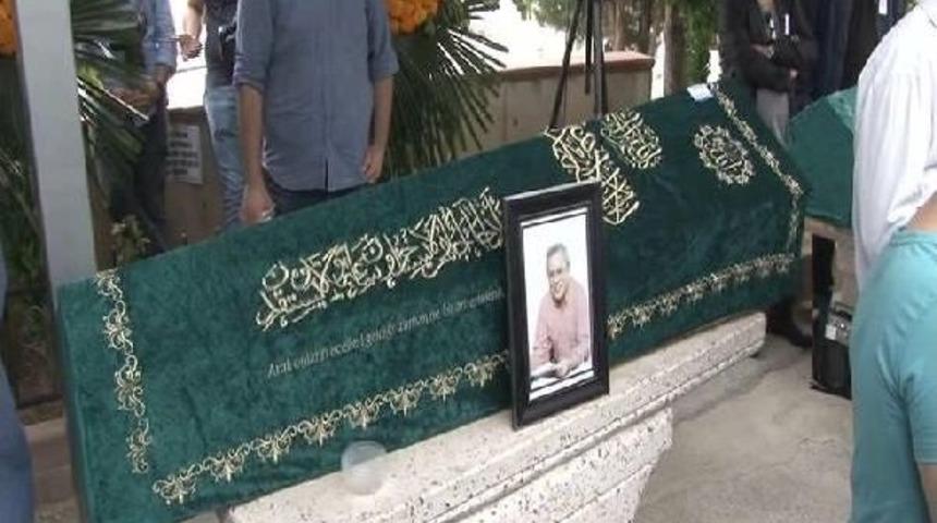 Gazeteci Okay G&ouml;nensin Son Yolculuğuna Uğurlandı