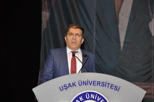 Uşak Üniversitesi 15 Temmuz Şehitlerini Anma Etkinliği Düzenledi