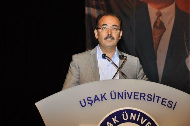 Uşak Üniversitesi 15 Temmuz Şehitlerini Anma Etkinliği Düzenledi