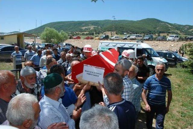 Kıbrıs Gazisi, T&ouml;renle Uğurlandı 1