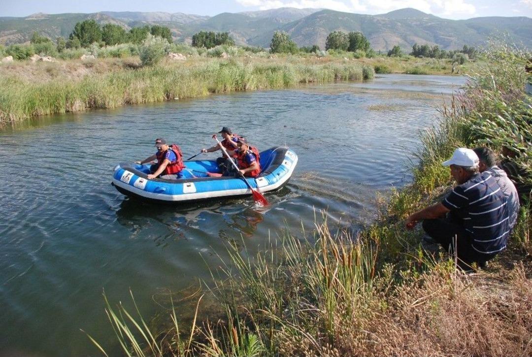 Balık Tutarken Kaybolan &Ccedil;ocuğu Arama &Ccedil;alışmaları S&uuml;r&uuml;yor
