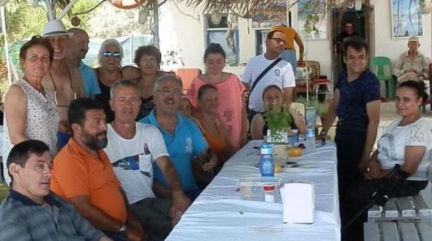 Fo&ccedil;a'da Engelileri Buluşturan Plaj