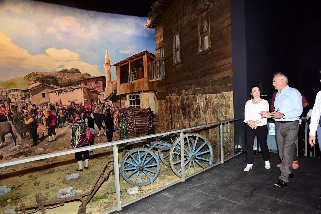 Başkan Yılmaz: &ldquo; Kurtuluş M&uuml;cadelesi&rsquo;ni Yeniden Y&uuml;reğimizde Hissedeceğiz&rdquo;