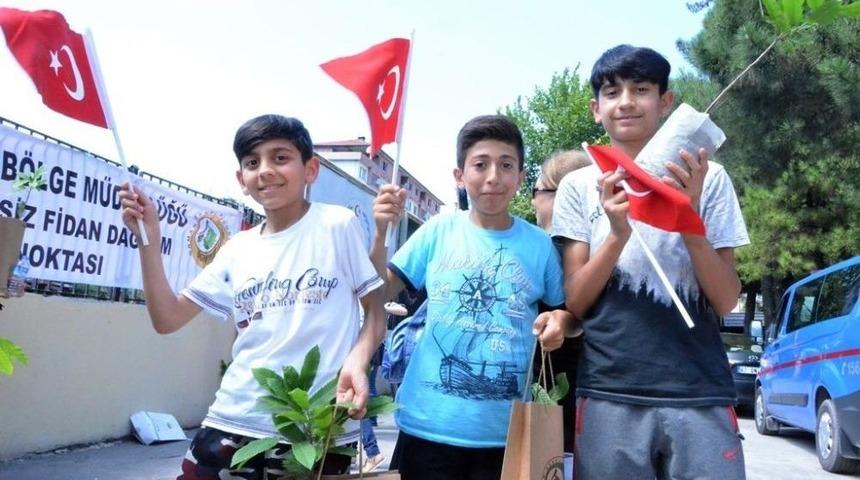 15 Temmuz Şehitleri Ve Gazileri Anısına Fidan Dağıttılar