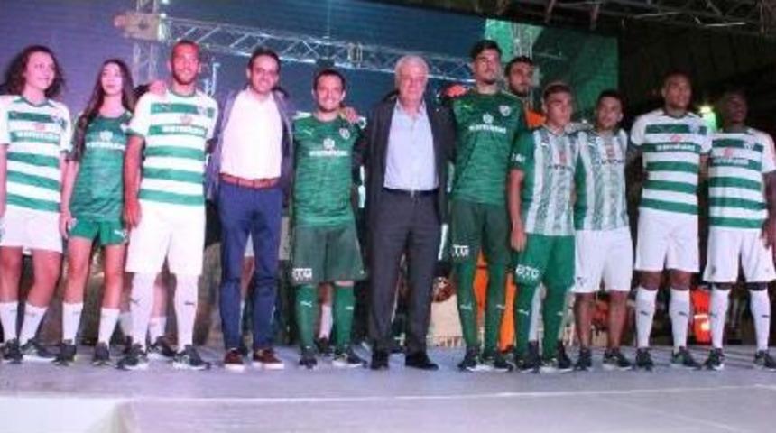 Bursaspor&rsquo;Un Yeni Sezon Formaları Tanıtıldı