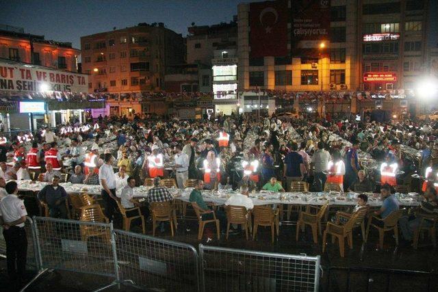 15 Temmuz’un Yıl Dönümünde Şehit Ailelerine Yemek Verildi