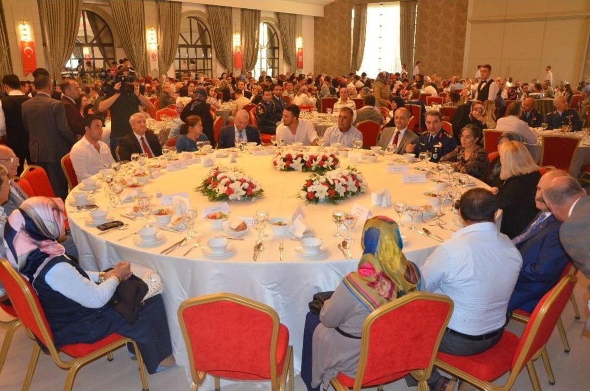 Şehit Ve Gazi Aileleri Yemekte Buluştu