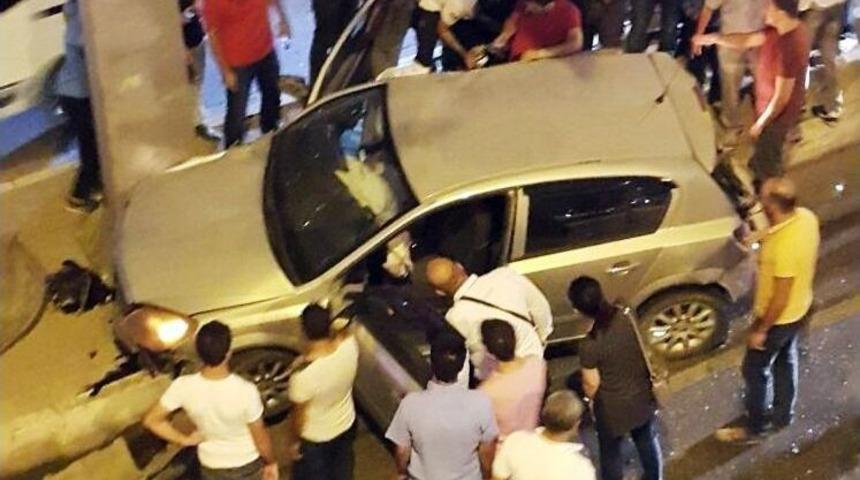Kamyon Trafikteki Ara&ccedil;ların Arasına Daldı: 4 Yaralı