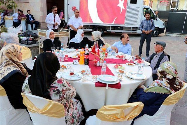 Yozgat Valiliği Tarafından Şehit Ve Gazi Yakınları Onuruna Yemek Verildi