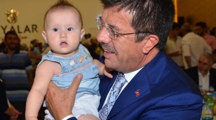 Bakan Zeybekci Şehit Ve Gazi Yakınlarıyla Yemekte Buluştu