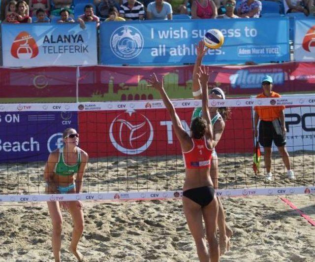 Cev Kadınlar Plaj Voleybolu Avrupa Şampiyonası’Nda Ikinci Gün