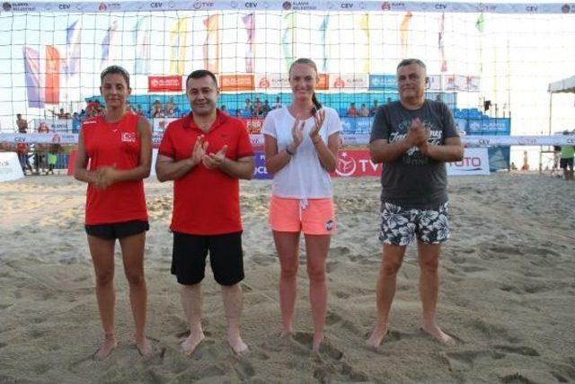 Cev Kadınlar Plaj Voleybolu Avrupa Şampiyonası’Nda Ikinci Gün