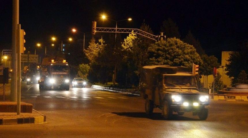 Afrın Sınırına Fırtına Ob&uuml;s&uuml; Sevkiyatı Yapıldı