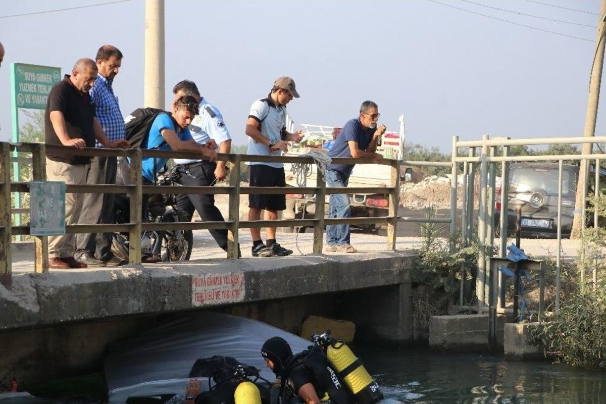 Aracını İşyerinin &Ouml;n&uuml;nde Bıraktı, Sabah Aracını Sulama Kanalından Aldı
