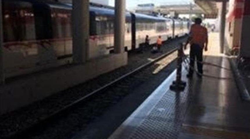 Trenin &Ouml;n&uuml;ne Atlayan Gen&ccedil; &Ouml;ld&uuml;