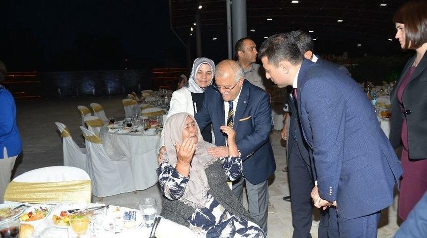 Şehit Aileleri Ve Gaziler Demokrasi Ve Milli Birlik Yemeğinde Bir Araya Geldi