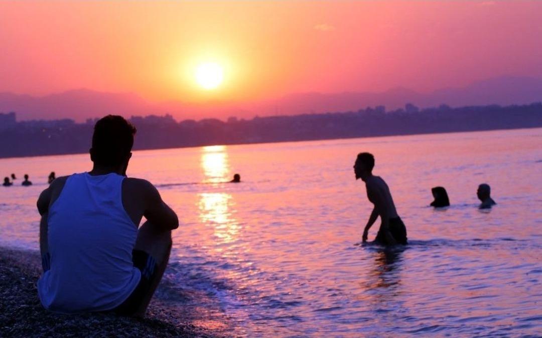 Antalya&rsquo;da Gece İle G&uuml;nd&uuml;z Birbirine Girdi