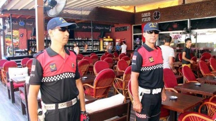 &Ccedil;ocukların Yarı &Ccedil;ıplak Dansıyla Tepki &Ccedil;eken Bar Kapatıldı