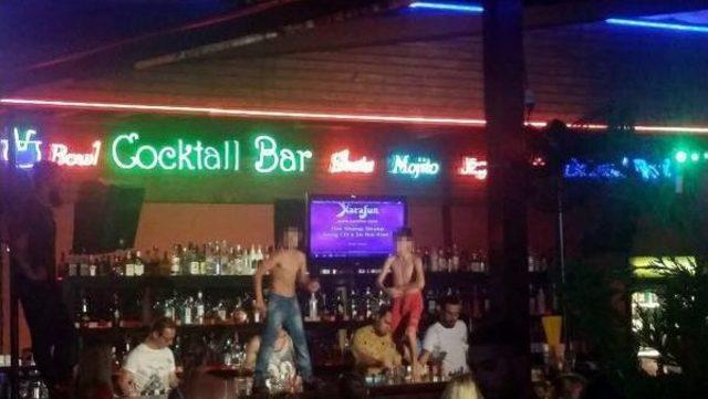 Çocukların Yarı Çıplak Dansıyla Tepki Çeken Bar Kapatıldı