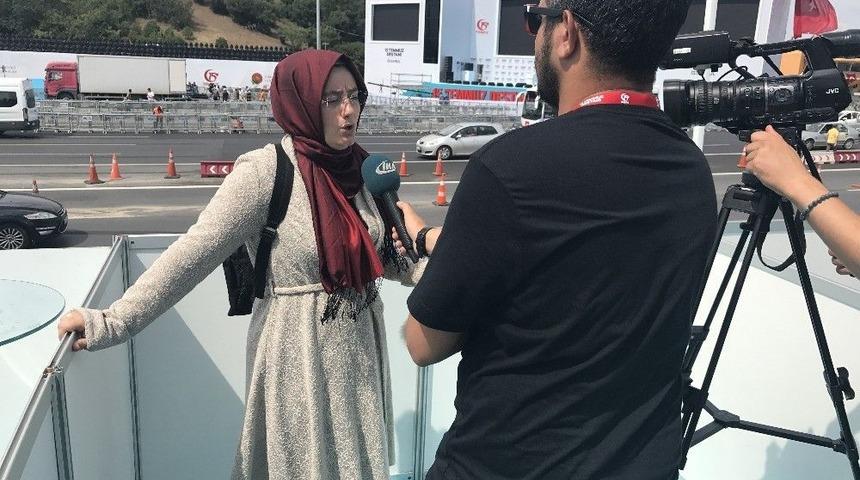 15 Temmuz&rsquo;da Darbeci Hainlere Tek Başına Kafa Tutan Safiye Bayat Bir Yıl Sonra Aynı Yerde