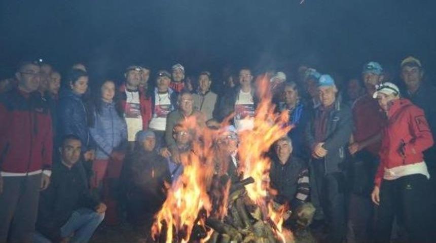 S&uuml;phan Dağı&rsquo;Na Tırmanıp,  Demokrasi Ateşi Yaktılar