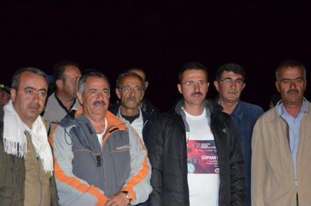 Süphan Dağı’Na Tırmanıp, Demokrasi Ateşi Yaktılar 2